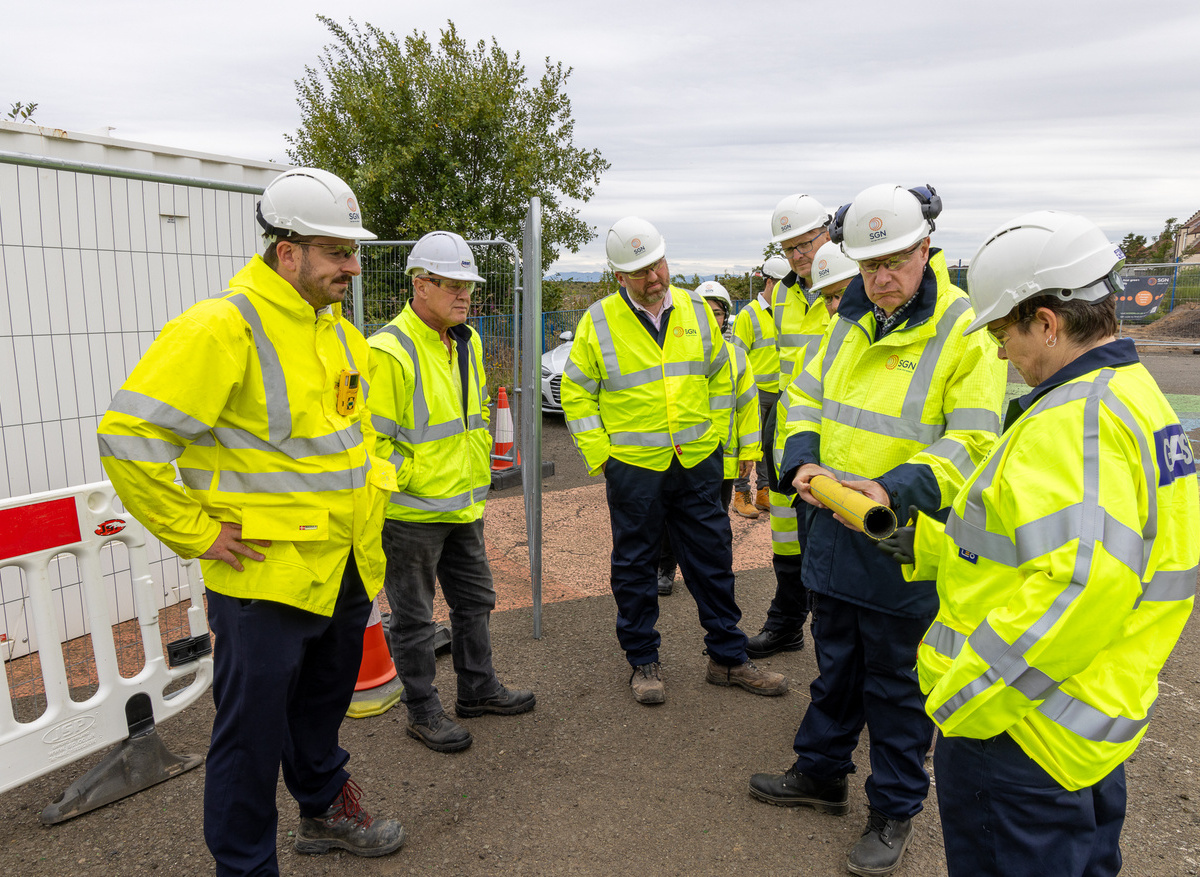 Group review the hydrogen pipe at H100 